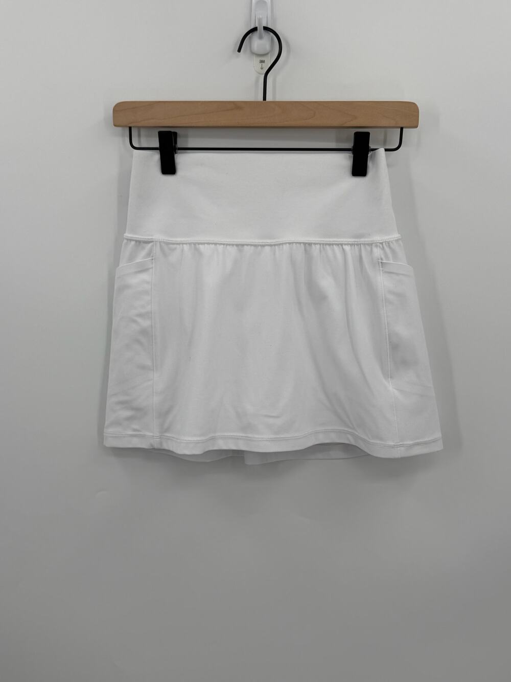 Athleta White Salutation Stash High Rise 14.5” Skort Side Pockets Tennis Golf XS